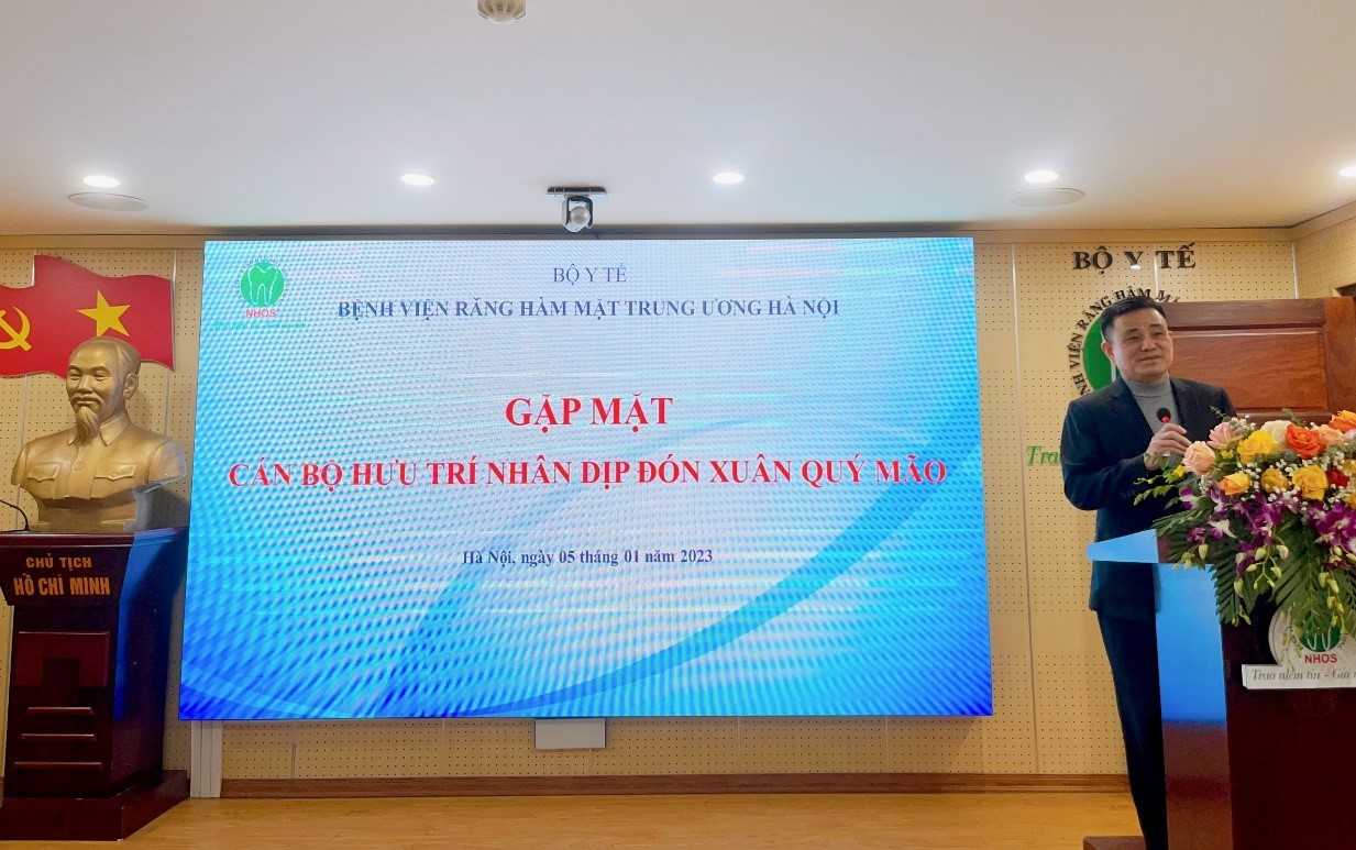 GS. Trịnh Đình Hải – nguyên Giám đốc Bệnh phát biểu tại buổi gặp mặt