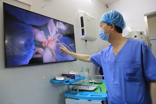 Bệnh viện Răng Hàm Mặt Trung ương Hà Nội thực hiện thành công ca phẫu thuật dính khớp xương hàm hiếm gặp, trả lại diện mạo xinh đẹp cho nữ bệnh nhân 21 tuổi