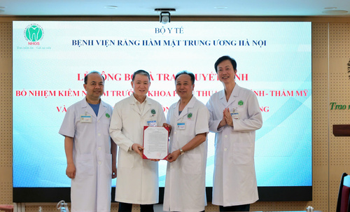 LỄ CÔNG BỐ QUYẾT ĐỊNH BỔ NHIỆM KIÊM NHIỆM CHỨC VỤ TRƯỞNG KHOA PHẪU THUẬT - TẠO HÌNH THẨM MỸ VÀ TRƯỞNG PHÒNG QUẢN LÝ CHẤT LƯỢNG 