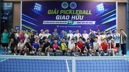 GIAO LƯU PICKLEBALL GIỮA BỆNH VIỆN RĂNG HÀM MẶT TRUNG ƯƠNG HÀ NỘI VÀ BỆNH VIỆN HỮU NGHỊ